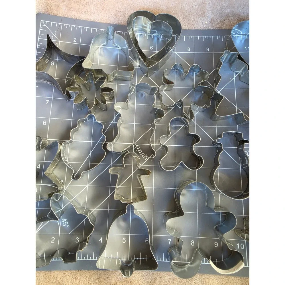 Vintage Metal Cookie Cutter Lot 20+pc Christmas Holiday Gingerbread Star Heart